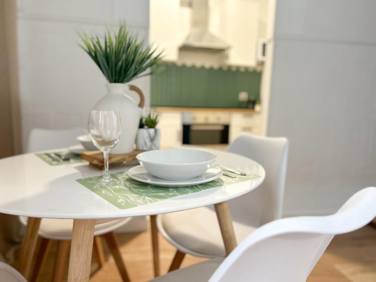 Apartamento Plaza Castilleja de la Cuesta Bagian luar foto